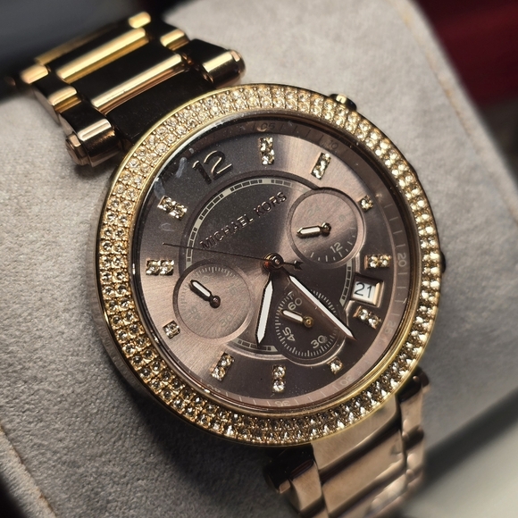 Michael Kors Gold and Crystal Watch - Picture 4 of 10